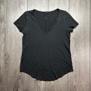 Lululemon Love Tee Size 8 Pima Cotton Black Everyday Shirt V-Neck medium
